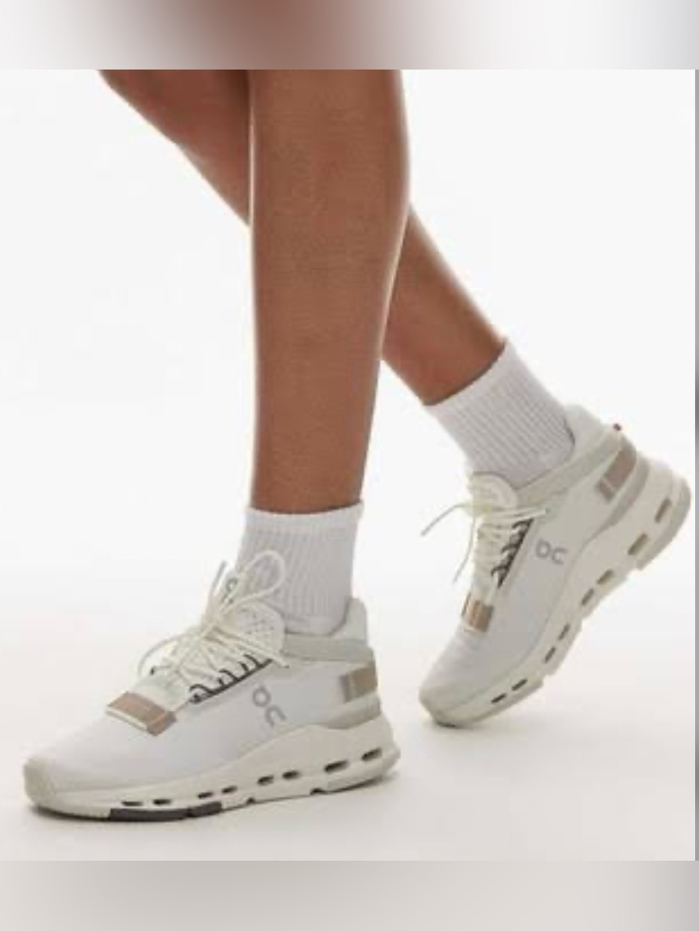 ON Cloudnova 2 Sneakers